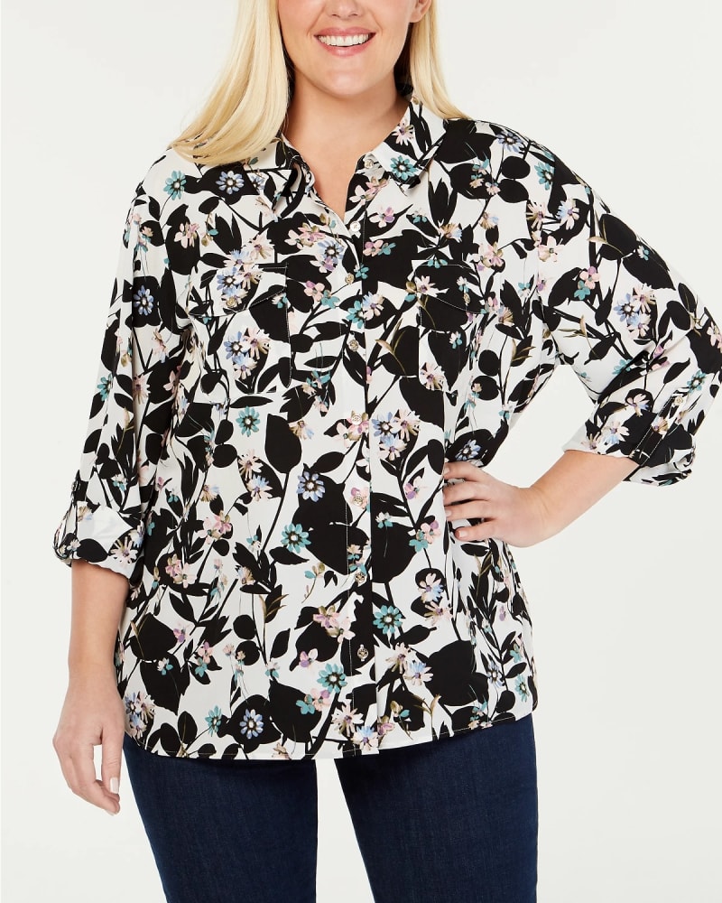 Front of a model wearing a size 0X Tommy Hilfiger Women's Plus Floral Print Utility Shirt White Size 0X in White by Tommy Hilfiger. | dia_product_style_image_id:313724
